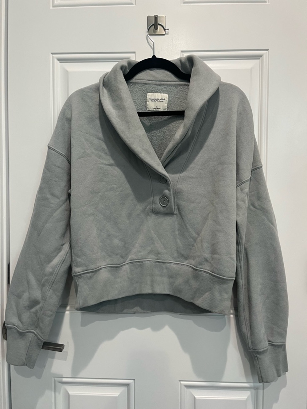 Abercrombie & Fitch Light Gray Cropped Shawl Collar Sweatshirt